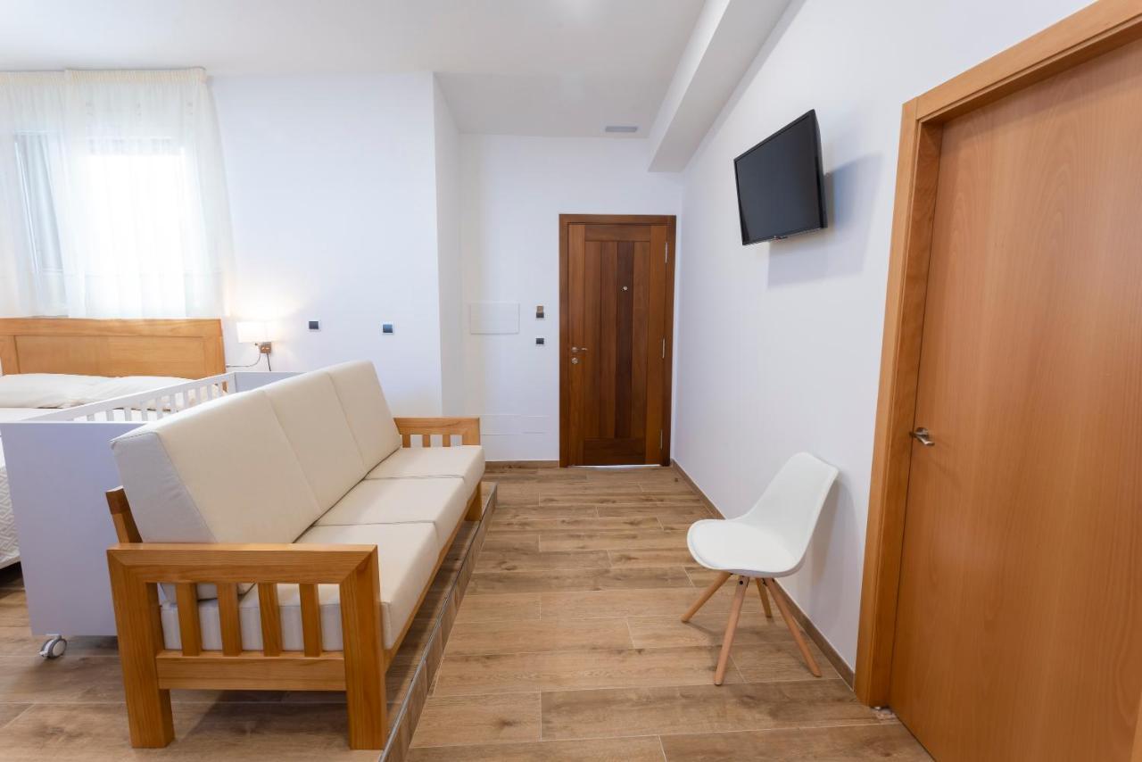 Hotel Donas E Cabaleiros Boqueixon エクステリア 写真